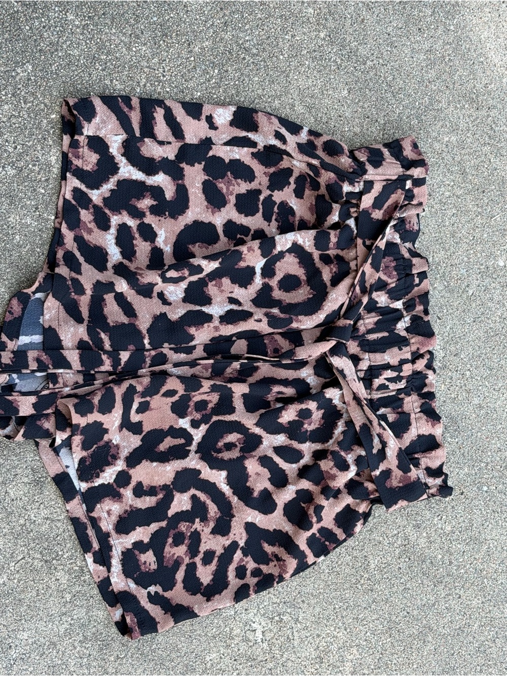 High-Waist Leopard Print Paperbag Shorts - Brown & Black